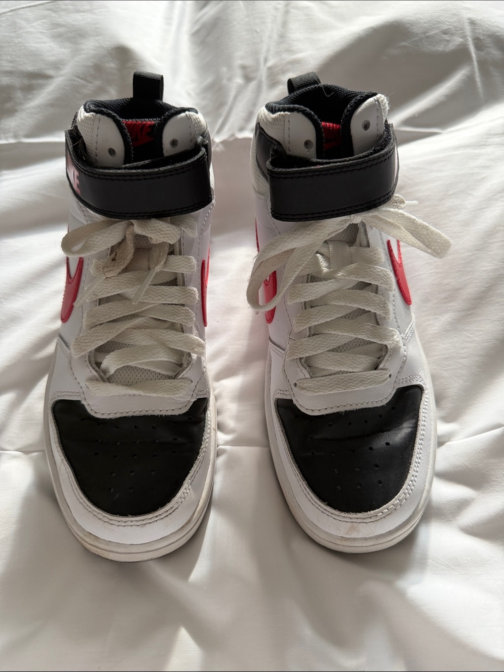 Kids High-Top Athletic Sneakers in White, Black & Red size 4y